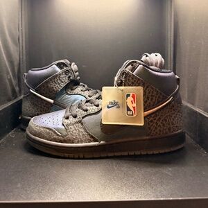 Nike SB Dunk High "Black Sheep Hornet" size 9, excellent condition